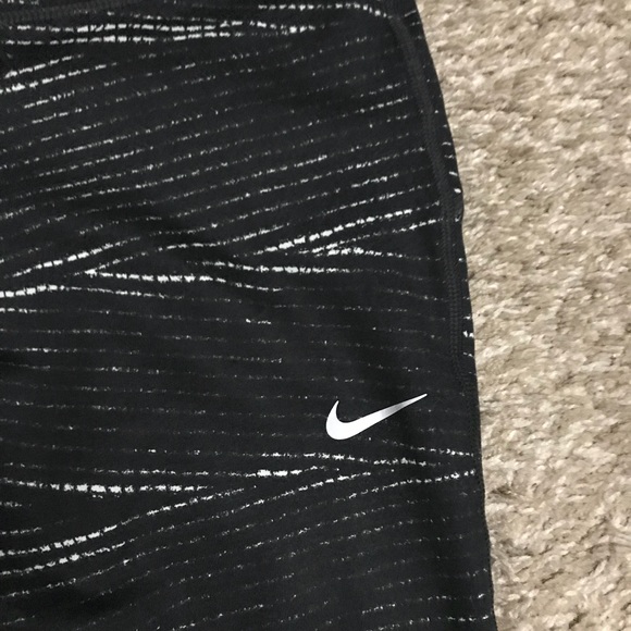 NWT Nike Dri-Fit running crops - Picture 2 of 7